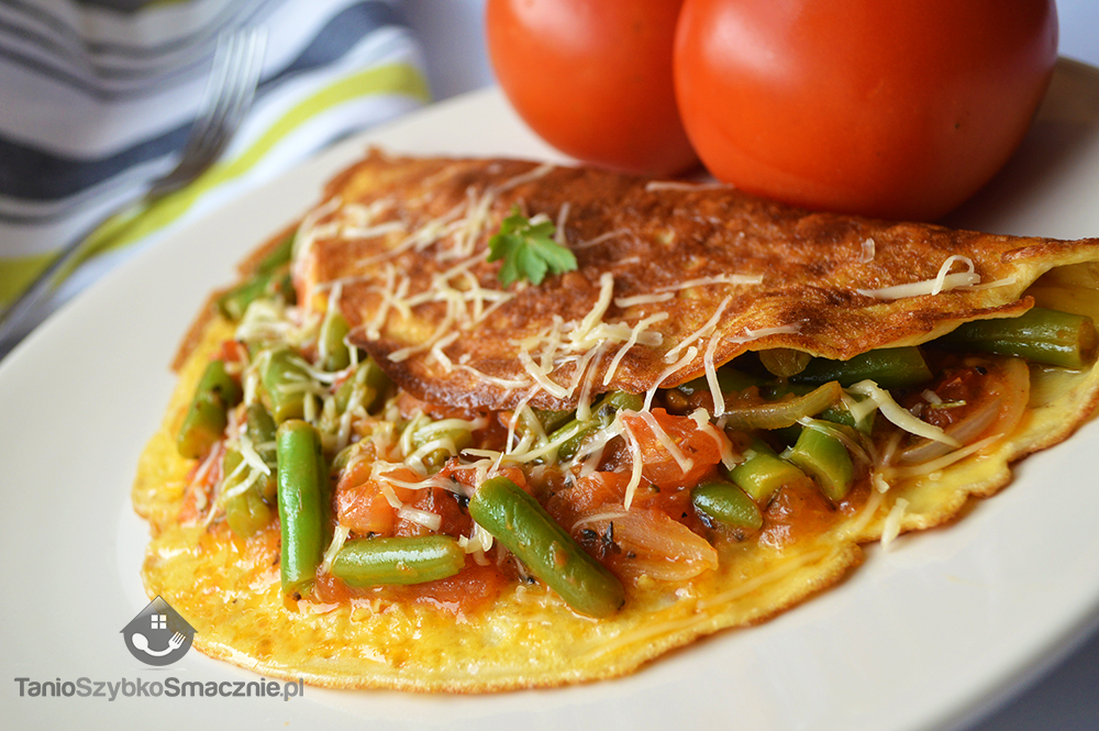 Omlet z fasolką szparagową i pomidorami_06a